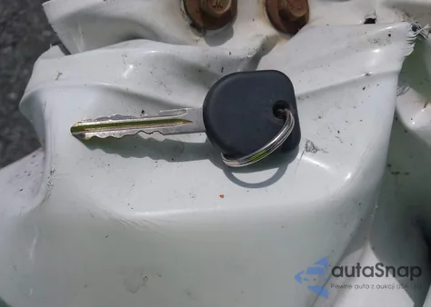 2011 Chevrolet Silverado C1500 z USA, uszkodzony, nr VIN 1GCNCPEX9BZ271360